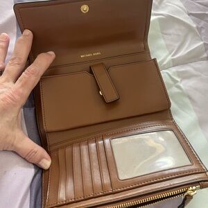 Michael kors wallet